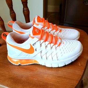 Nike Mens Fingertrap Max Sneakers